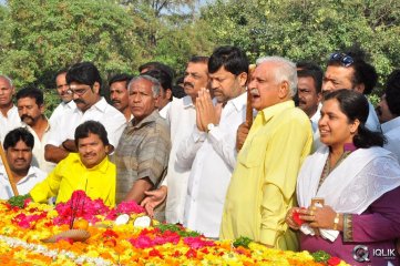 NTR Family Visit to NTR Ghat 2016